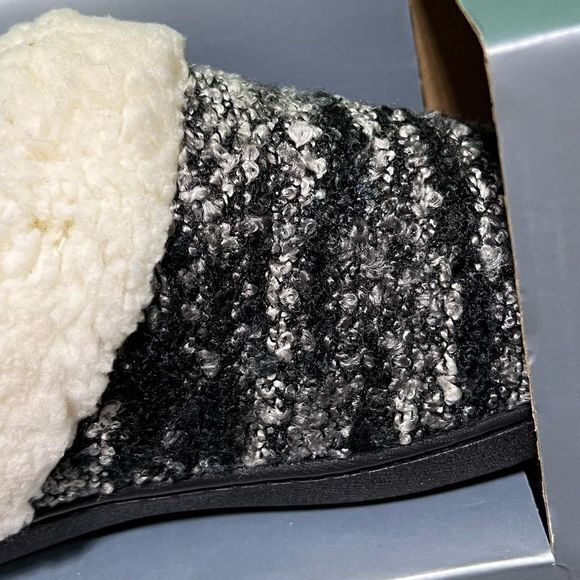 NWT Wayland Square Women's‎ Memory Foam Indoor Slippers Gray Black MD (9-10) - Picture 3 of 4